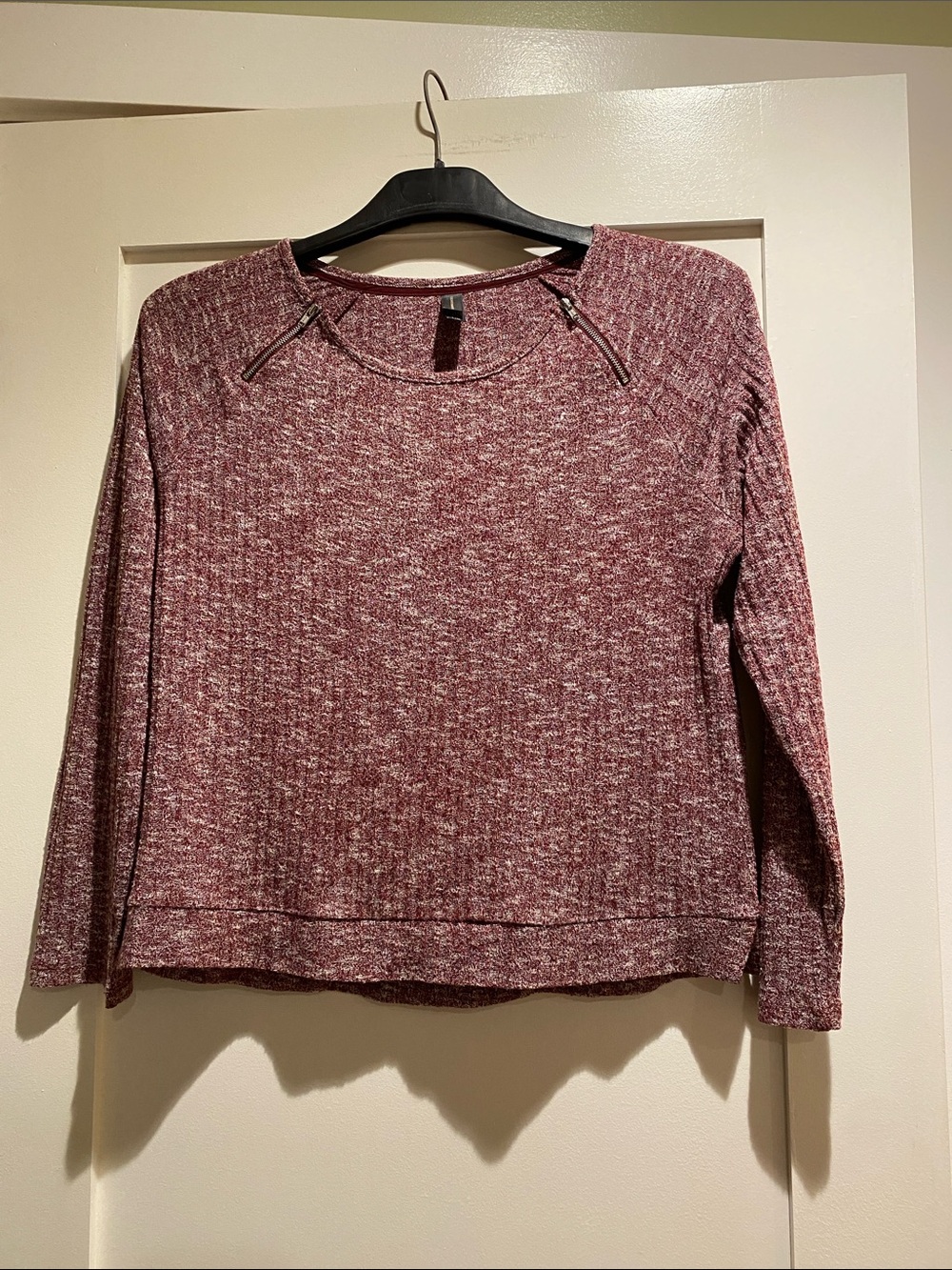 Denver Hayes Marled Burgundy Knit Pullover Sweatshirt